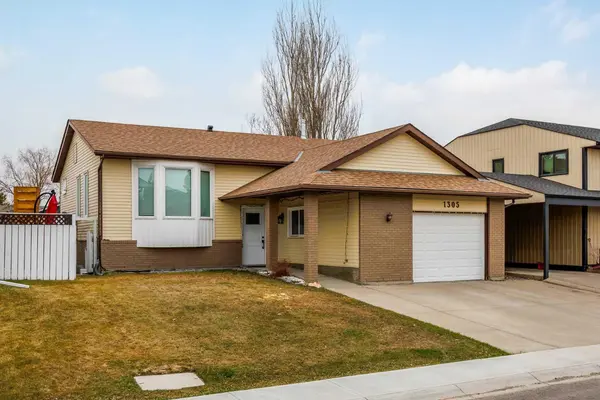 1305 10 AVE SE, High River, AB T0L 1B0