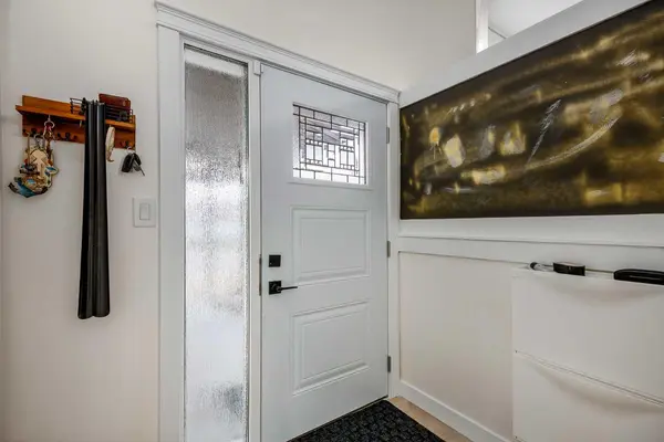 1305 10 AVE SE, High River, AB T0L 1B0