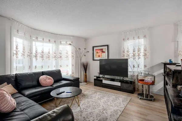 1305 10 AVE SE, High River, AB T0L 1B0