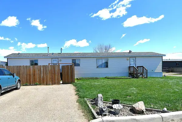 24 Maple DR W, Brooks, AB T0J 0B0