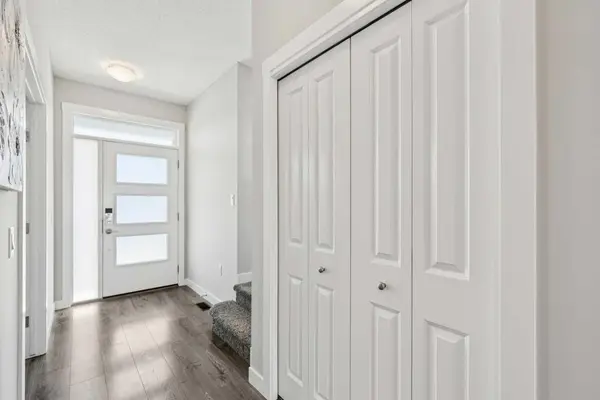 288 Lucas AVE, Calgary, AB T3P 1N3