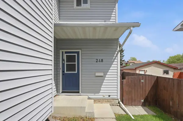248 Summerwood PL SE, Airdrie, AB T4B 1W3