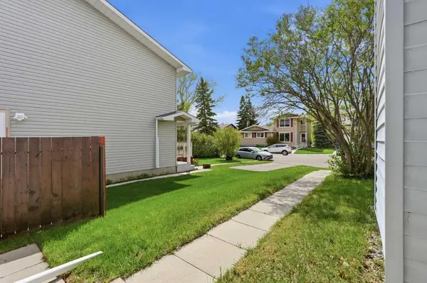 248 Summerwood PL SE, Airdrie, AB T4B 1W3