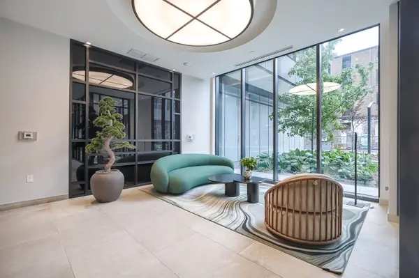 9 Tecumseth ST #421, Toronto C01, ON M5V 3G4