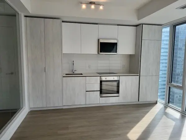 28 Widmer ST #3721, Toronto C01, ON M5V 0W6