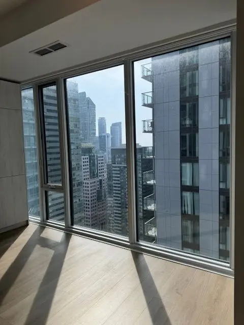 28 Widmer ST #3721, Toronto C01, ON M5V 0W6