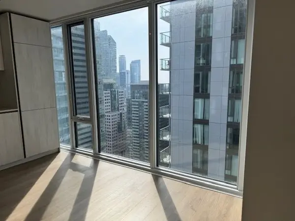 28 Widmer ST #3721, Toronto C01, ON M5V 0W6