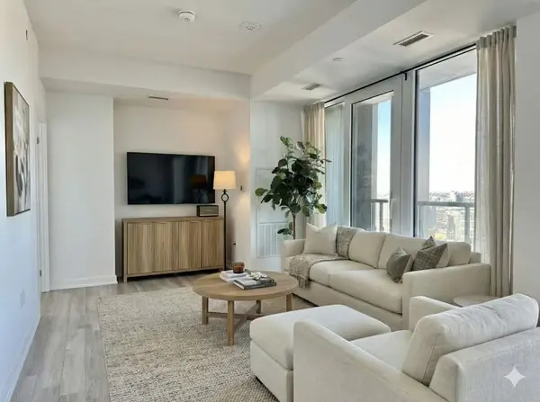 238 Simcoe ST #3709, Toronto C01, ON M5T 0E2