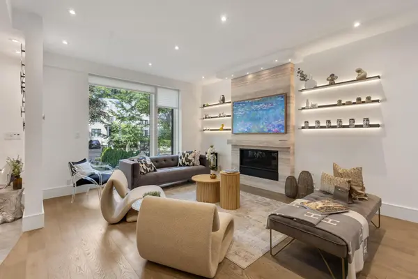 124 Lyndhurst AVE, Toronto C02, ON M5R 2Z9
