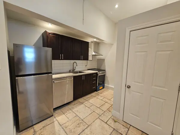550 Yonge ST #2F, Toronto C01, ON M4Y 1Y8