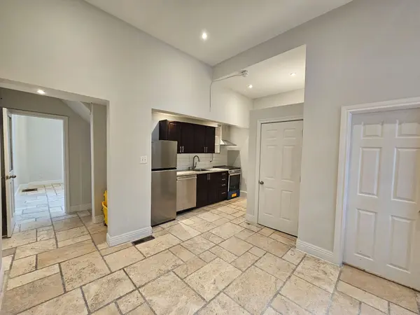 550 Yonge ST #2F, Toronto C01, ON M4Y 1Y8
