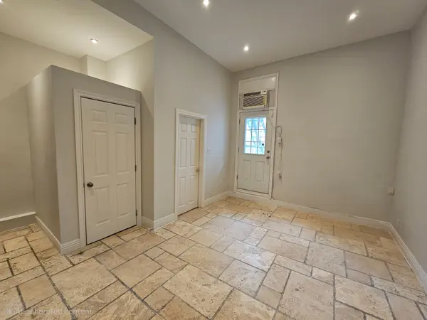 550 Yonge ST #2F, Toronto C01, ON M4Y 1Y8