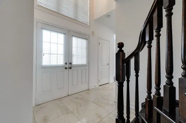2 HAWSTONE RD, Vaughan, ON L4H 4G5