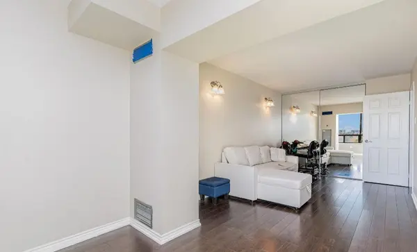 7440 Bathurst ST #807, Vaughan, ON L4J 7K8