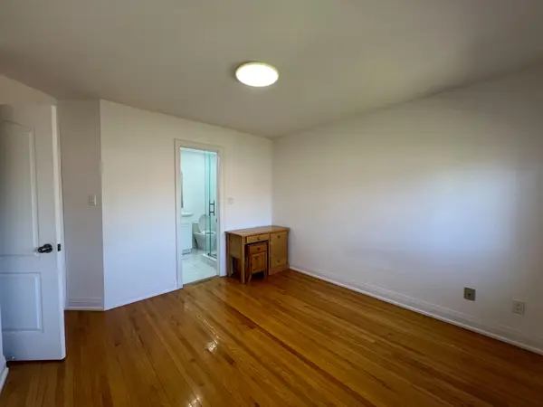 30 Paddington PL, Vaughan, ON L4L 7E6