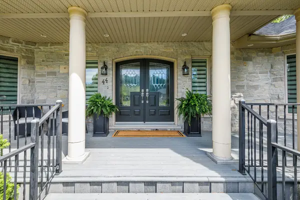 44 Blackburn AVE, Clearview, ON L0M 1P0