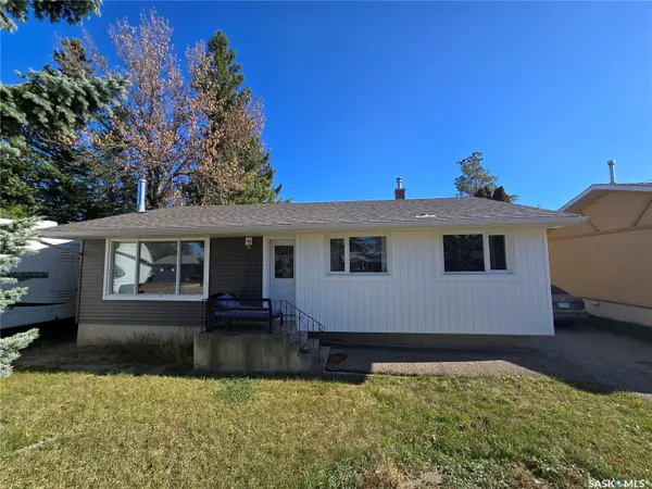 719 3rd STREET E, Assiniboia, SK S0H 0B0