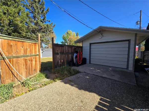 719 3rd STREET E, Assiniboia, SK S0H 0B0