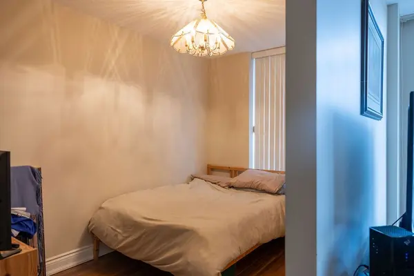 1150 Parkwest PL #104, Mississauga, ON L5E 3K4