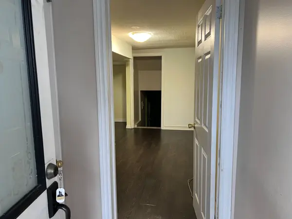 4092 Midhurst LN, Mississauga, ON L4Z 1C7