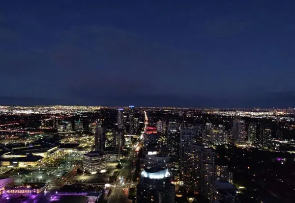 3900 Confederation Pkwy #5612, Mississauga, ON L5B 0M3