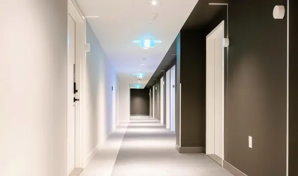3900 Confederation Pkwy #5612, Mississauga, ON L5B 0M3