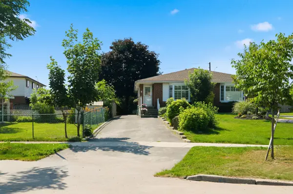 6 Merrydrew CT, Mississauga, ON L5M 1W7