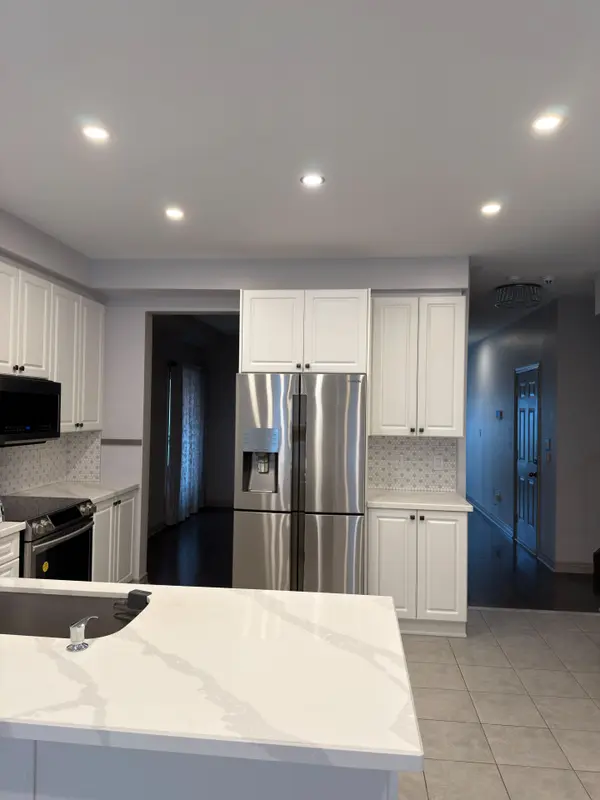 83 Cookview DR, Brampton, ON L6R 3V1