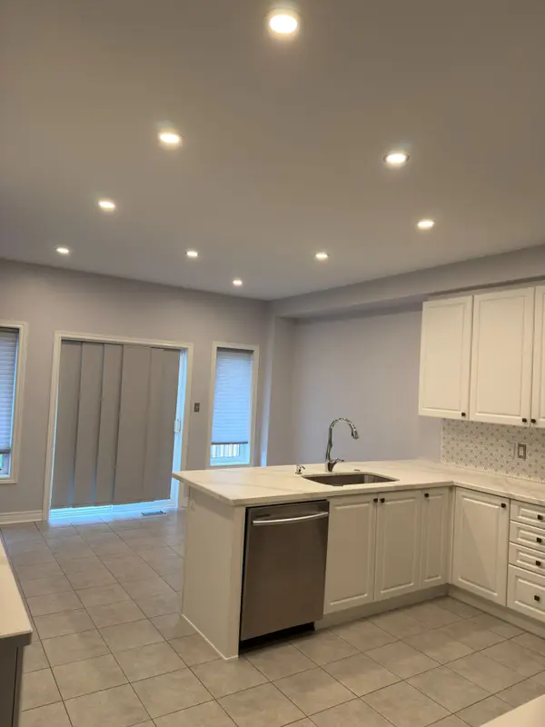 83 Cookview DR, Brampton, ON L6R 3V1