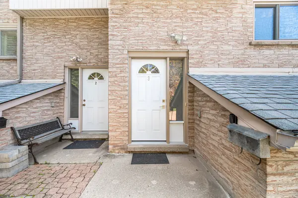 325 Mary ST #3, Hamilton, ON L8L 8A2