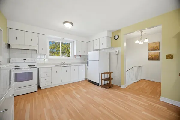 325 Mary ST #3, Hamilton, ON L8L 8A2