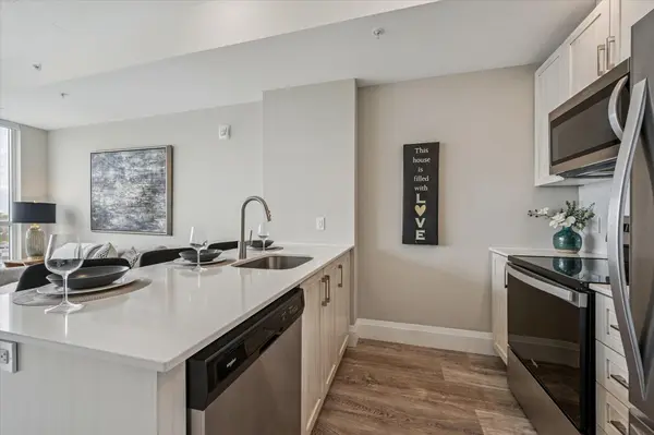 108 Garment ST #1209, Kitchener, ON N2G 0E2