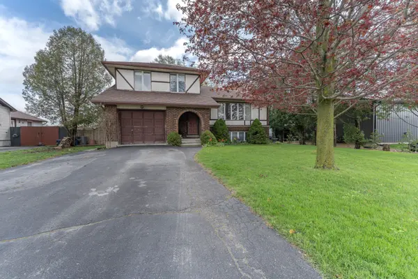 2 Cranberry RD, Tillsonburg, ON N4G 4Y9