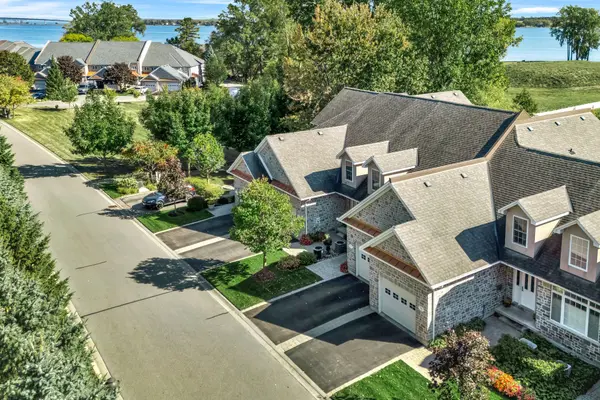 24 Gracefield LN, Belleville, ON K8N 4Z2