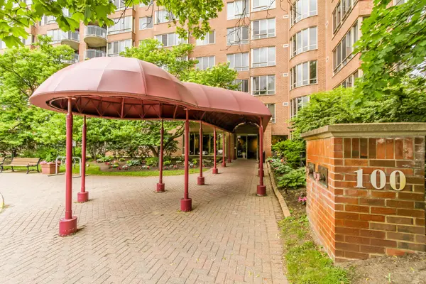 100 Grant Carman DR N #809, Cityview - Parkwoods Hills - Rideau Shore, ON K2E 8B8