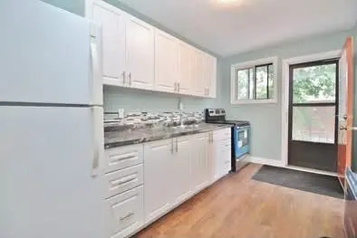 885 MAITLAND AVE, Mckellar Heights - Glabar Park And Area, ON K2A 2S4