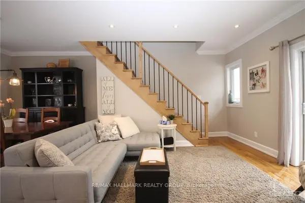 17 ANNA AVE, Carlington - Central Park, ON K1Z 7T5