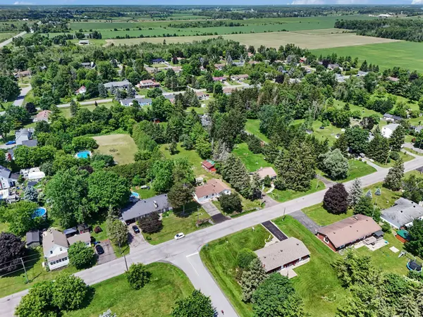 7865 Lawrence ST, Greely - Metcalfe - Osgoode - Vernon And Area, ON K0A 3J0