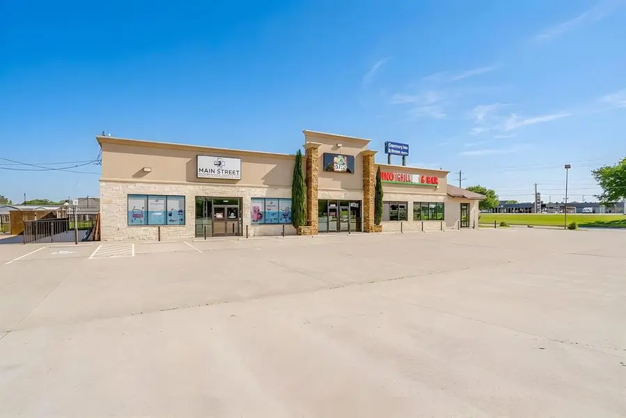 1333 N Plaza Drive, Granbury, TX 76048