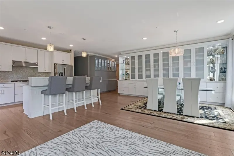 2 Vanderbilt Blvd #106, Florham Park Boro, NJ 07932