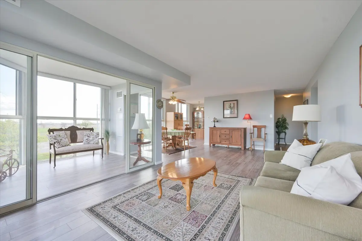 600 Rexdale BLVD #403, Toronto W10, ON M9W 6T4