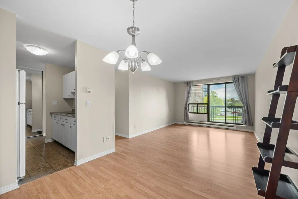 17 Eldon Hall PL #303, Kingston, ON K7M 7H5