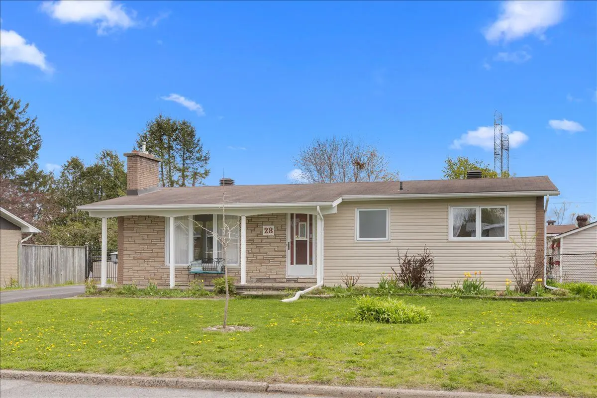 28 Glenmanor DR, Meadowlands - Crestview And Area, ON K2G 3G1