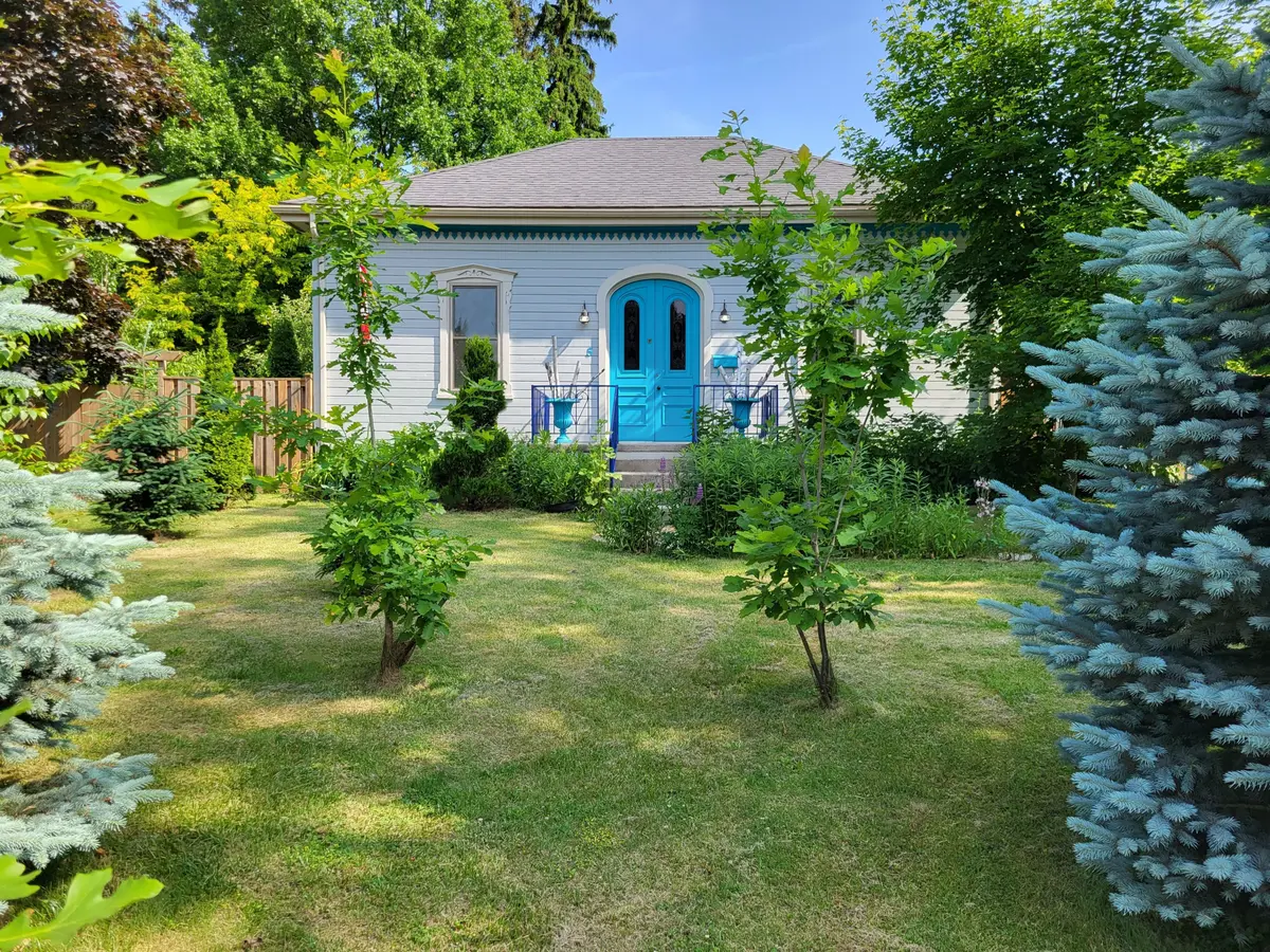 5 Hull RD, Strathroy-caradoc, ON N7G 2B7