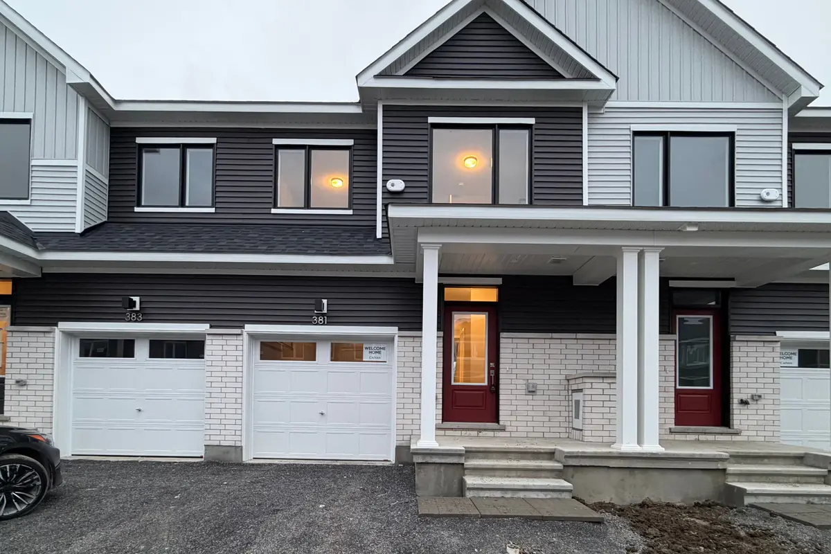 381 Les Emmerson DR, Barrhaven, ON K2J 7L7