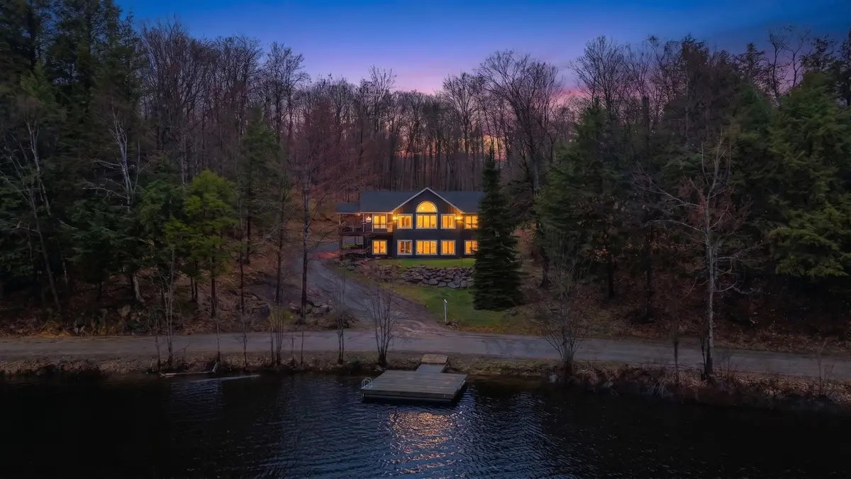 1070 South Ril Lake RD, Lake Of Bays, ON P0B 1A0