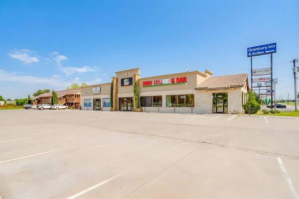 1333 N Plaza Drive, Granbury, TX 76048