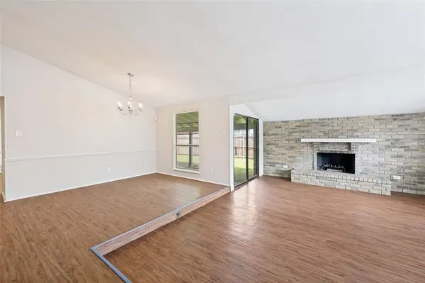 4708 Woodfield Drive, Arlington, TX 76016