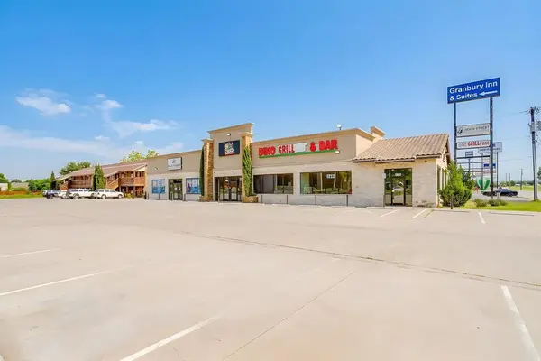 1333 N Plaza Drive #100, Granbury, TX 76048