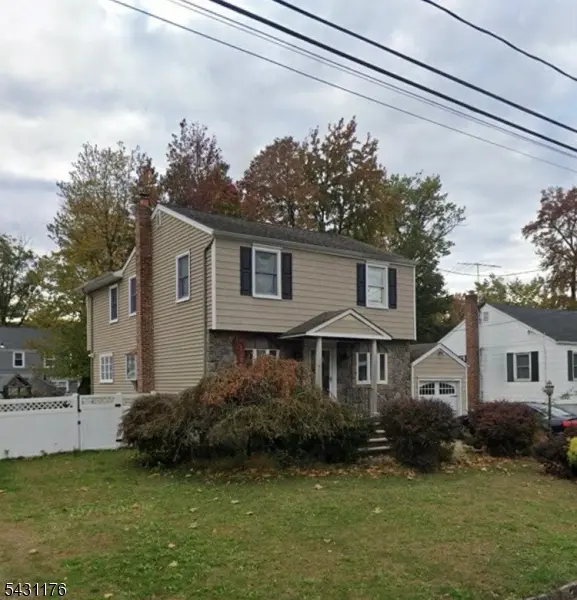 33 Park Dr, Kenilworth Boro, NJ 07033